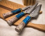 Основной набор 3 ножа. Сталь 31 слой, дамаск. Голубой акрил, octagon. — изображение 2